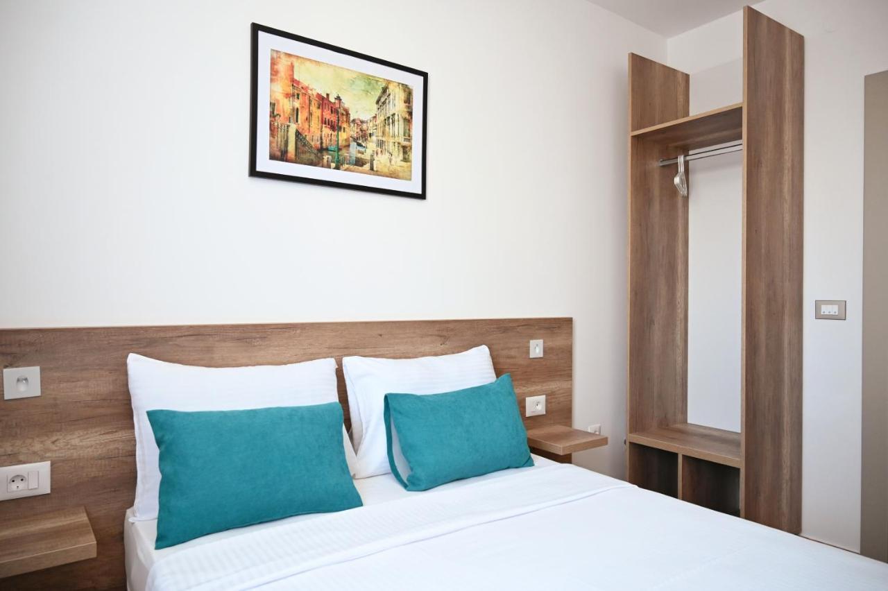 Dona, Altina Aparthotel Belgrado Buitenkant foto