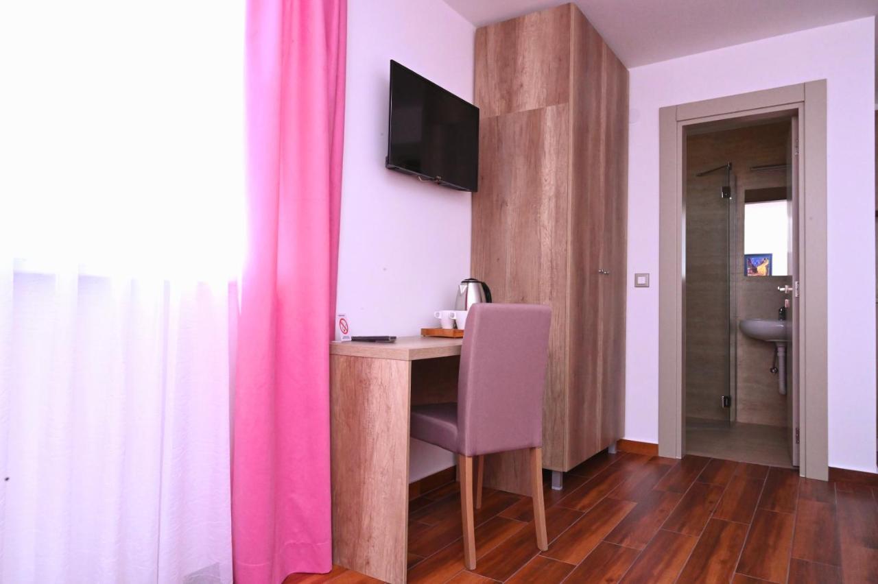 Dona, Altina Aparthotel Belgrado Buitenkant foto