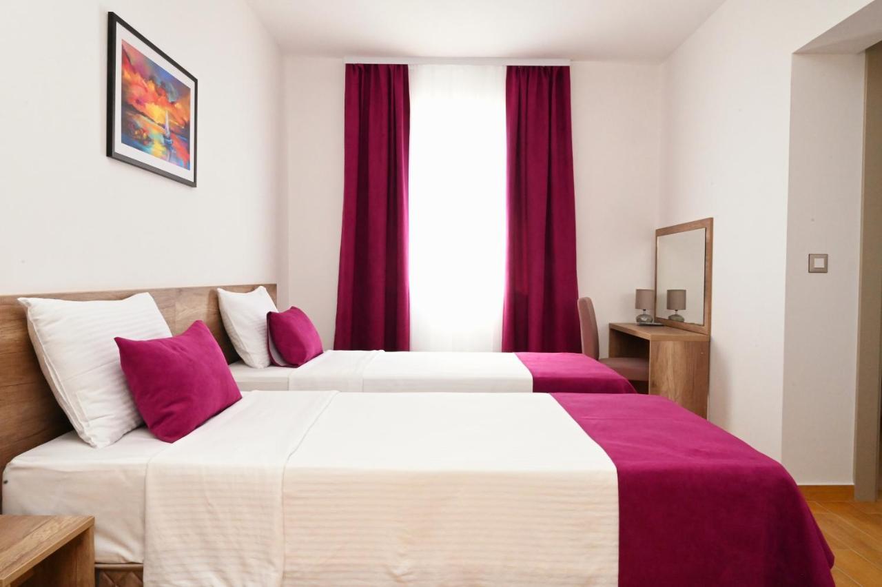Dona, Altina Aparthotel Belgrado Buitenkant foto